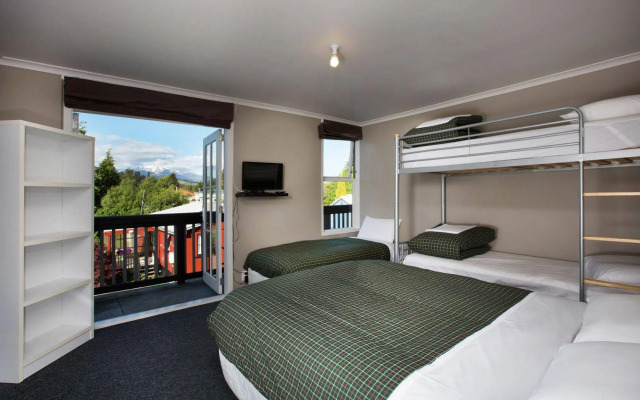 LKNZ Lodge & Cafe
