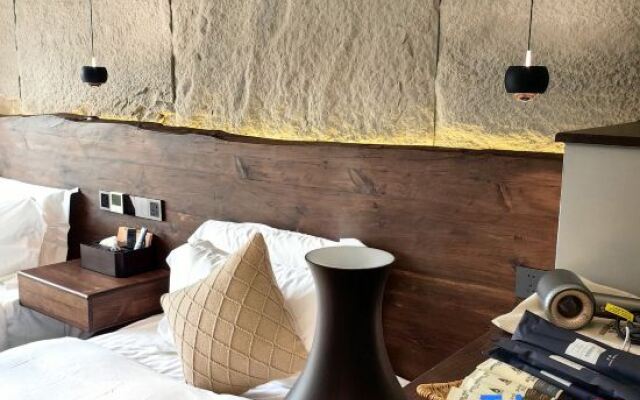 Lugu Lake · Lede Far Mountain Accommodation