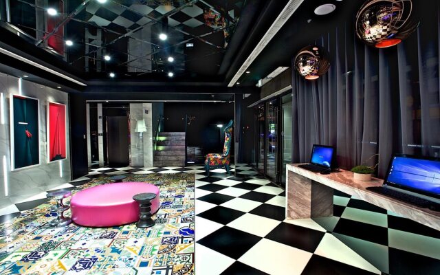 CHECK inn Taipei Main Station