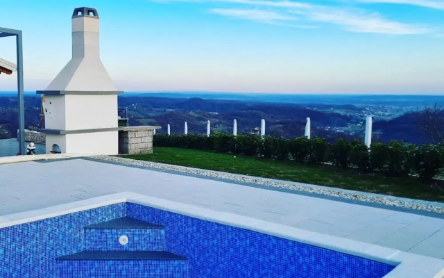 Villa Cerina With Outdoor Swimming Pool