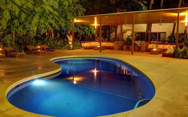 Moana Surf Resort
