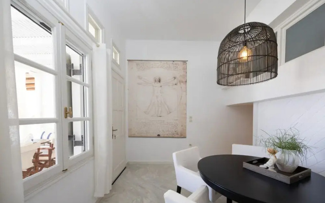 B4 Cycladic Home for 6 by the Beach