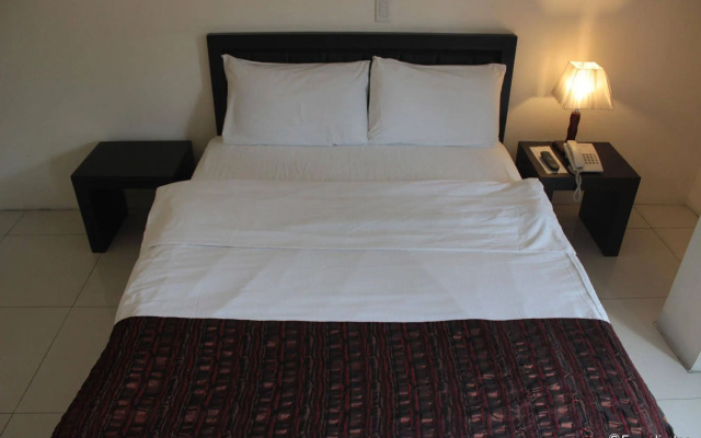OYO 114 One Liberty Hotel