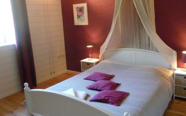 Luxury Mansion in Hastiere-par-Dela with Swimming Pool