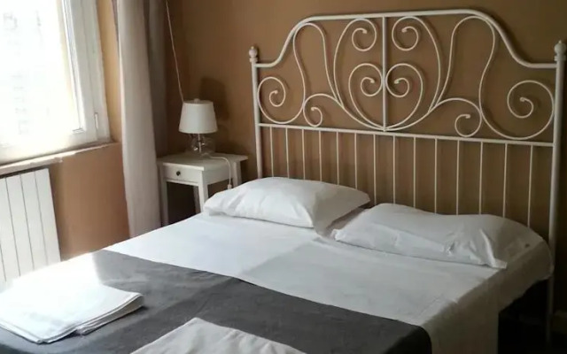 Pisa Airport House