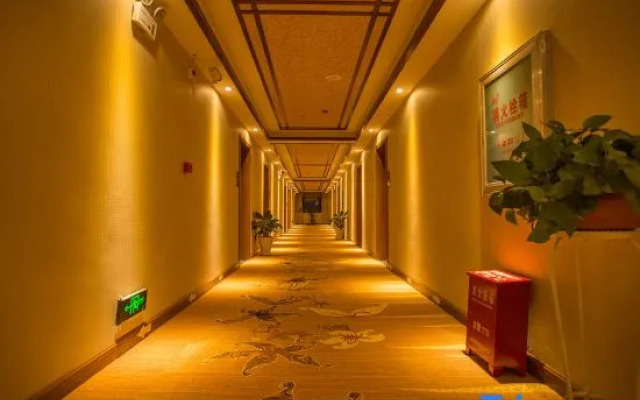 Xishuangbanna Jinghong Weihong Grand Hotel (Airport)