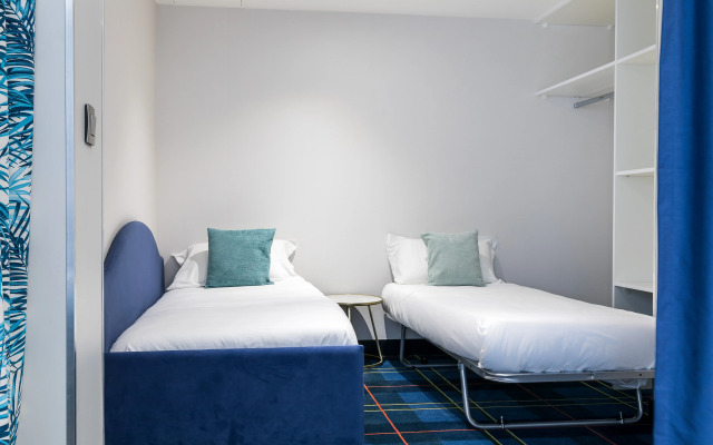 CADET Residence by Collection VESPER