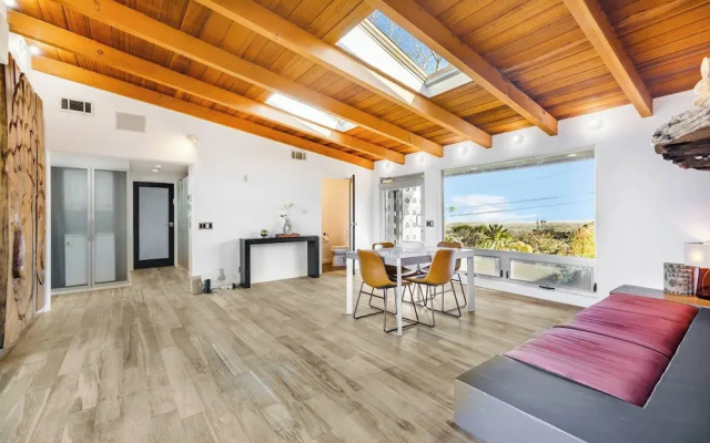 Mulholland View - Mid-century Modern Escape w/ Infinity Pool