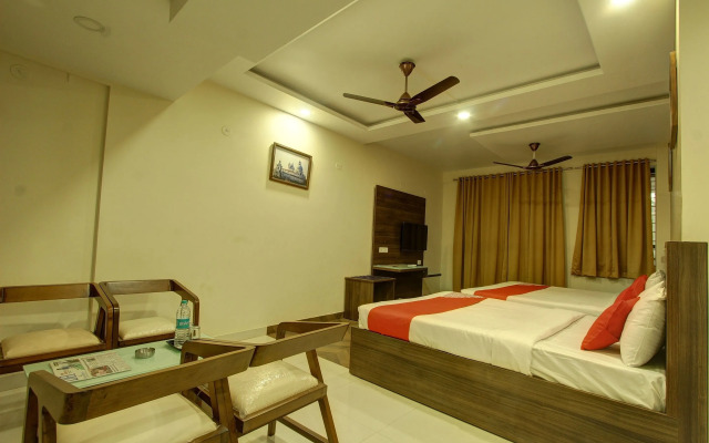 OYO 26698 Hotel Shringar Palace