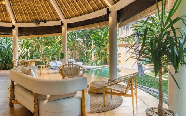 Flor Villa by Betterplace