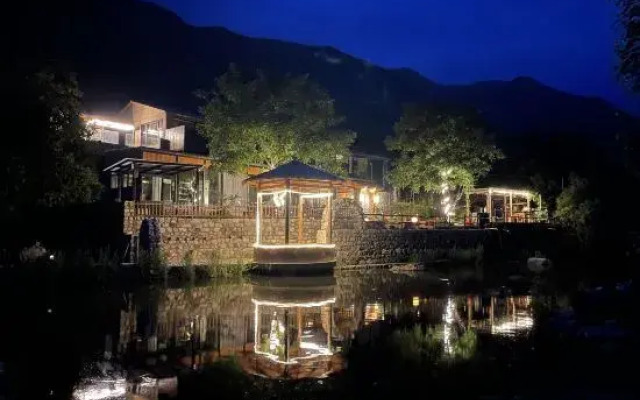 Beijing Shihuamuhai Private Shanshui Yard