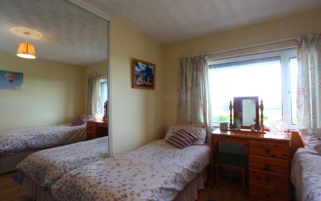 Captivating 8-bed House in Antrim