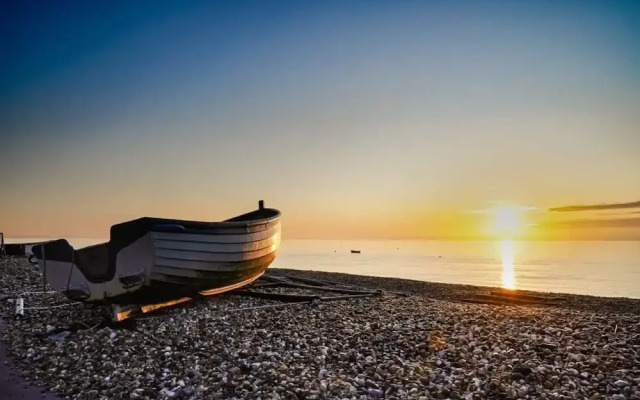 Bright Modern Selsey Seafront Home