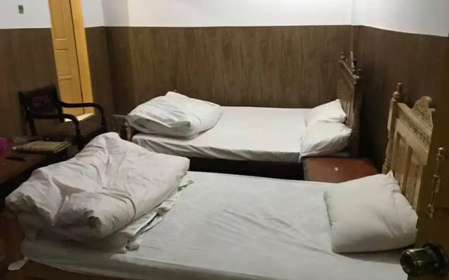 Hotel 99