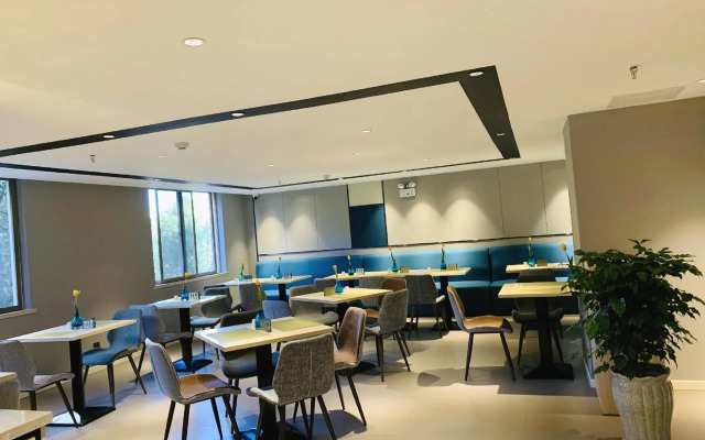 Homeinn Selected Hotel (Kunming Dianchi Road)