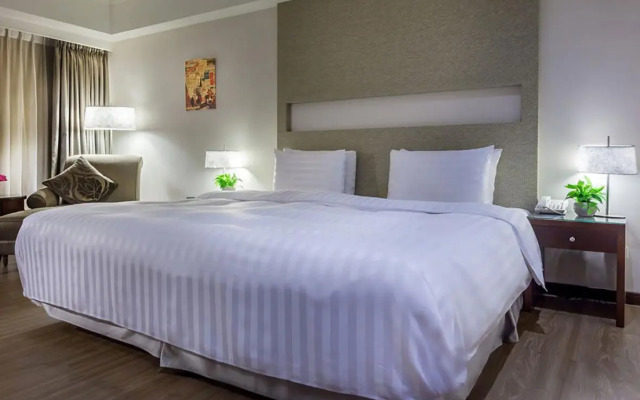 Hotel June