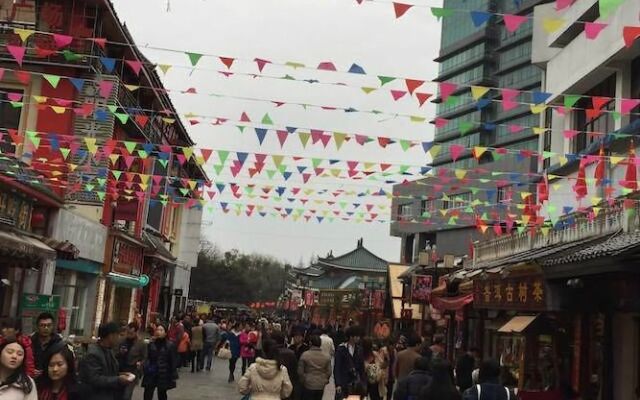 Lingui Hotel (Guilin Railway Station)