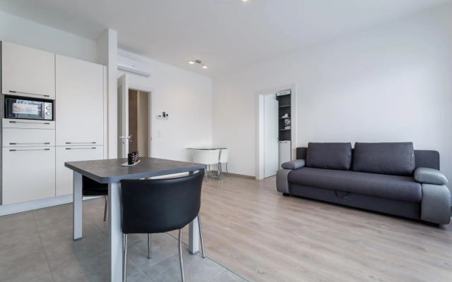 BpR CHIC White Home with Terrace & A/C & Garage