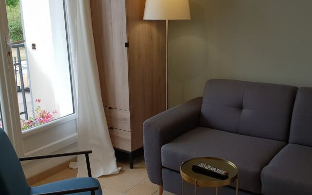 Aux Maisons (Relais du Silence)