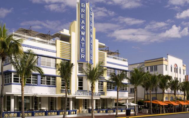 Hotel Breakwater South Beach