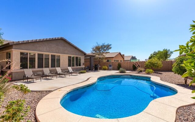 Merlot Gilbert 3 Bedroom Home by RedAwning