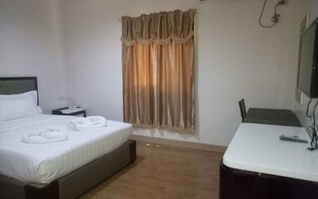 Meaco Royal Hotel - Tabaco