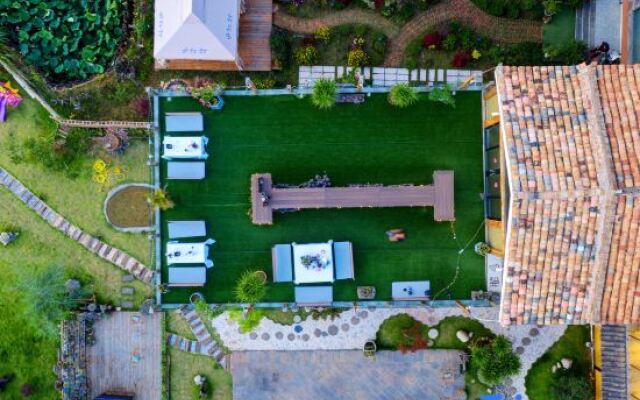 Yewang Su Lake View Light Luxury Hostel