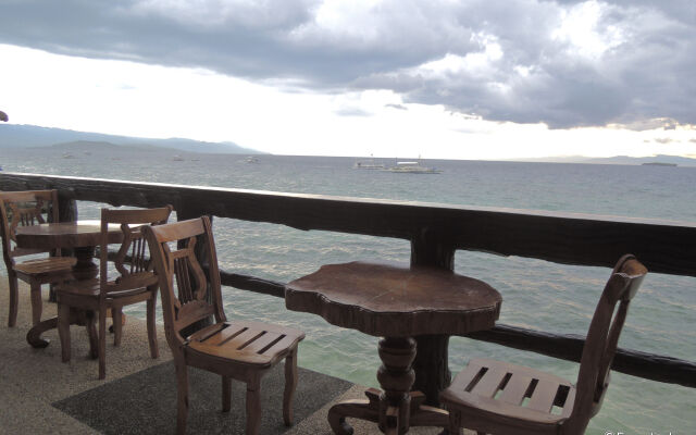 Love's Beach and Dive Resort