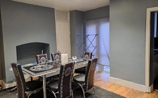 Stunning 3-bed House in Manchester