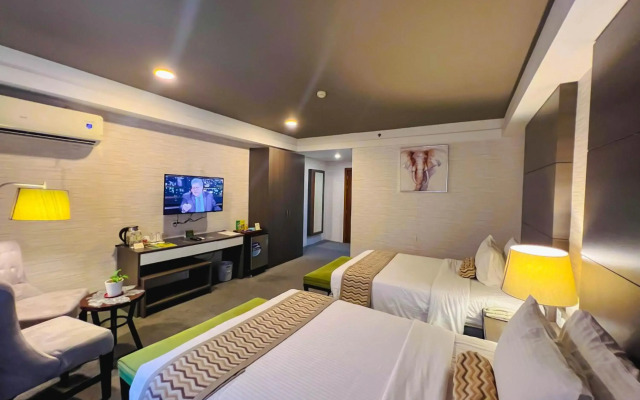 88 Courtyard Hotel