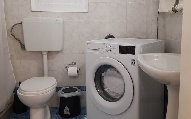 Avres Apartments
