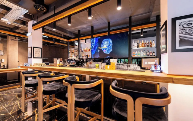 HOW Boutique and Hotel