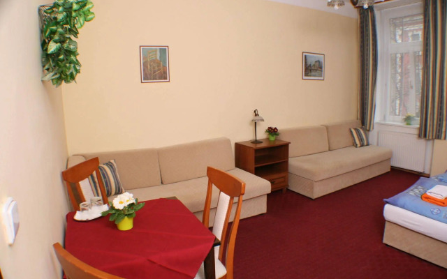 Hotel Aaron