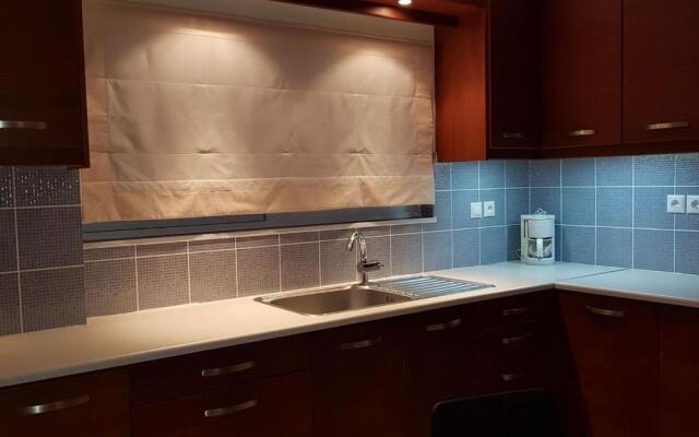 Comfy house with private garden & view, near Kyparissia Castle