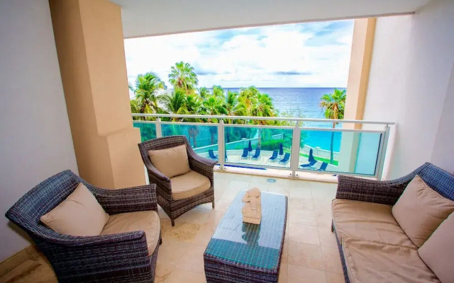 *The CLIFF_ BEACHFRONT and LUXURY MODERN UNIT* C2