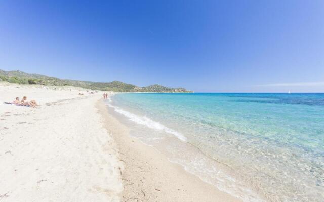 Cozy apt 10 mins walk from Poetto + terrace