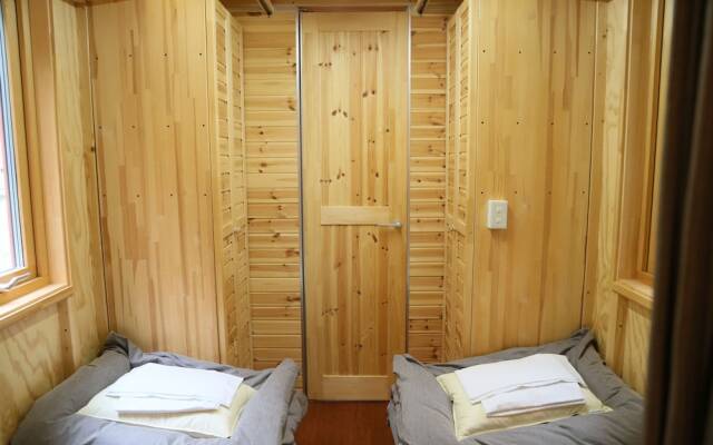 Qooneltas Container House In The Forest