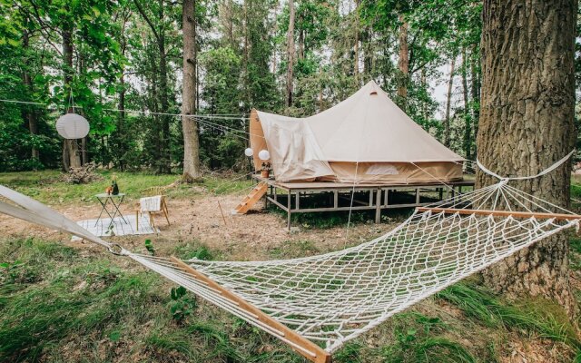 Glamping Černická obora