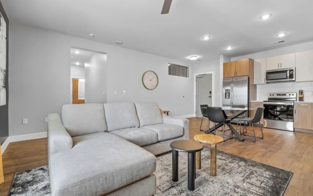 The Celebrity Suite The Gulch