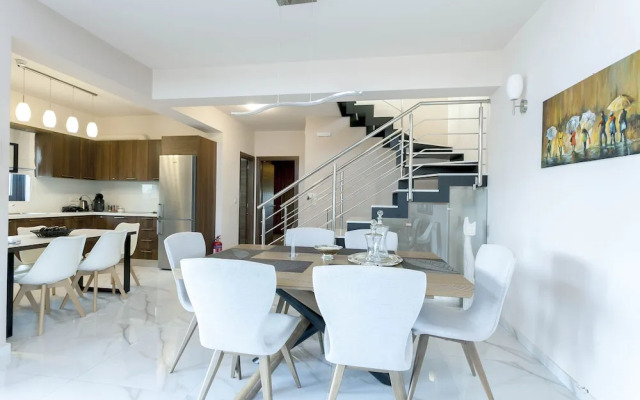 Marina&apos;&apos;s Villas