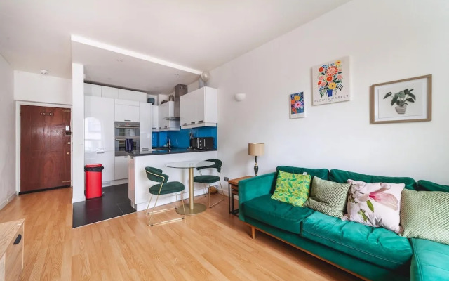 Rotherhithe Riverside Flat