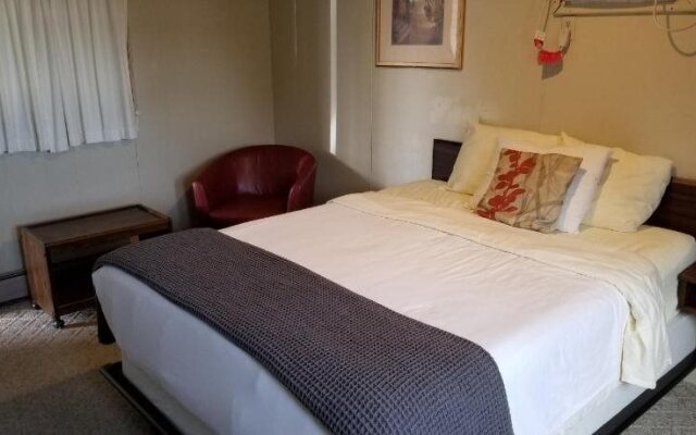 Huron Inn