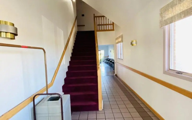 Fleetwood Inn & Suites