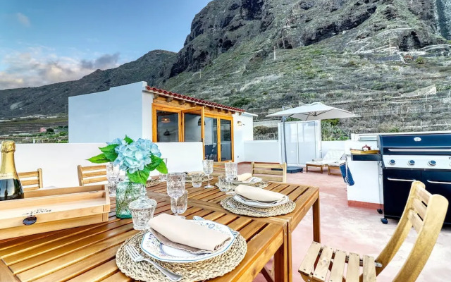 Special Home w Tropical Garden Near Seaside