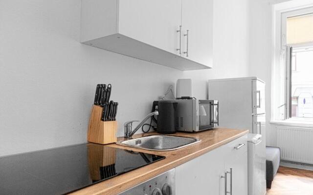 Classy 2BR Apt. w/ Exclusive Location near AKH