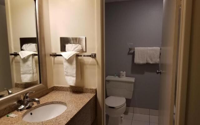 Americas Best Value Inn & Suites St. Cloud