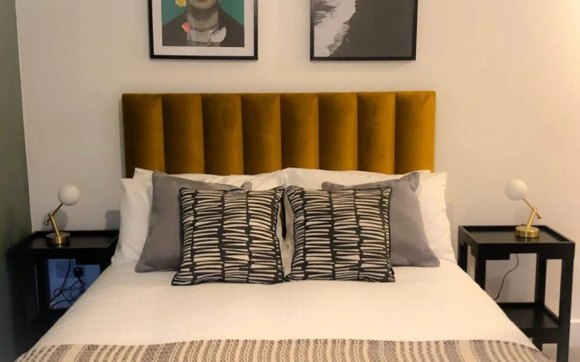 Stylish 2 Bedroom Property With Free Parking