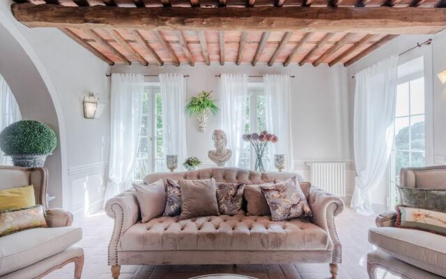 Villa Lina in Lucca With 4 Bedrooms and 3 Bathrooms