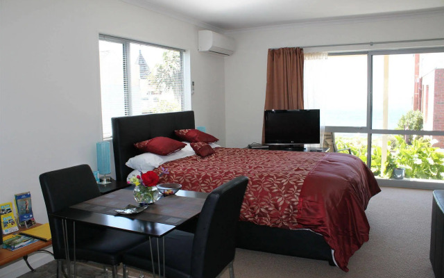 Bluff Ocean Vista Motel