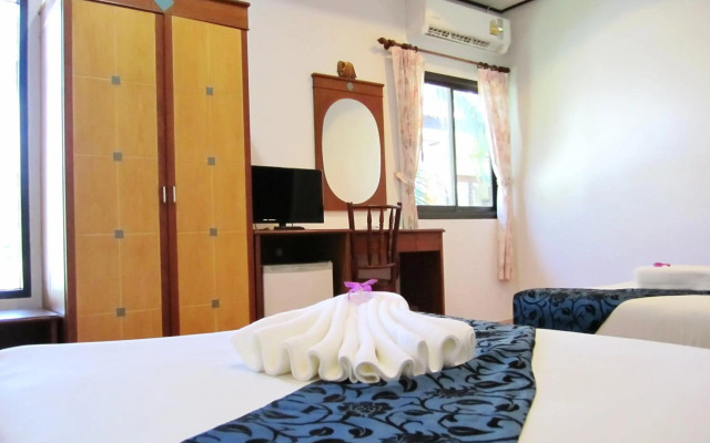 Lanta Il Mare Beach Resort